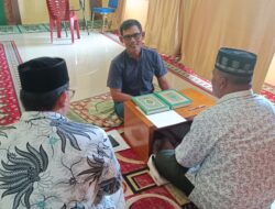 Bakal Calon Keuchik Uji Baca Al Qur’an di KUA Sukamakmur