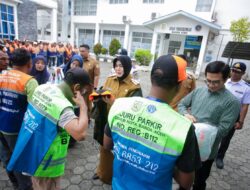 Juru Parkir di Banda Aceh Kini Punya Atribut Baru