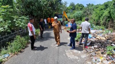 DLH Angkut Tumpukan Sampah Liar di Lhoknga