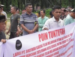 Mahasiswa dan Warga Aceh Singkil Unjuk Rasa di PT Socfindo