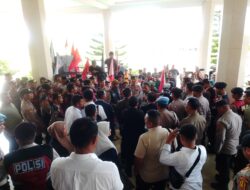 Puluhan Massa Minta PT Pertamina Copot Field Manager Rantau