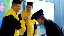 Mereka Tak Pernah Tua di Ruang Belajar Itu; Cerita dari Wisuda Sekolah Lansia Aceh Tamiang