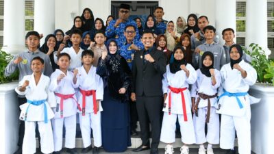Wali Kota Illiza Lepas Siswa Banda Aceh Berlaga di Tingkat Nasional