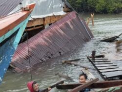 Rumah Warga di Singkil Terhempas ke Laut Akibat Badai