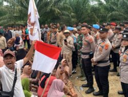 Ratusan Personel Polisi Amankan Aksi Warga Cot Girek