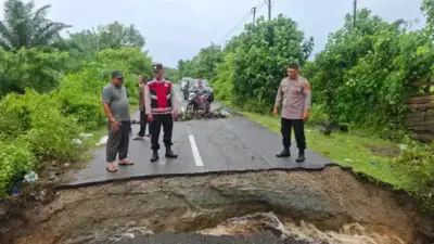 Hujan Deras, Jalan Penghubung Mukim Meureubo Putus