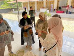 Istri Dansesko TNI Kunjungi Sentra IKM Aceh Besar