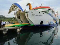 Warga Simeulue Protes Rencana Pengalihan Rute KMP Aceh Hebat1