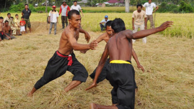 Geudeu-Geudeu: Olahraga Gulat Tradisional di Aceh yang Diwariskan dari India