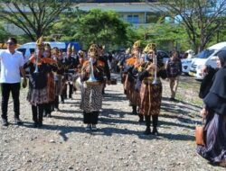 Kafilah Banda Aceh Warnai Pawai Ta’aruf MTQ ke-37 Aceh dengan Drumband