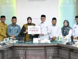 ASN Kemenag Serahkan Zakat Rp180 Juta kepada Pemko Banda Aceh