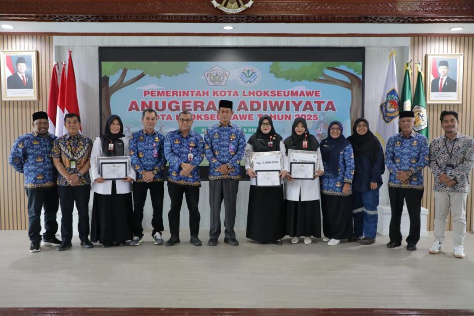 Pemko Lhokseumawe Anugerahkan Penghargaan Sekolah Adiwiyata 2025