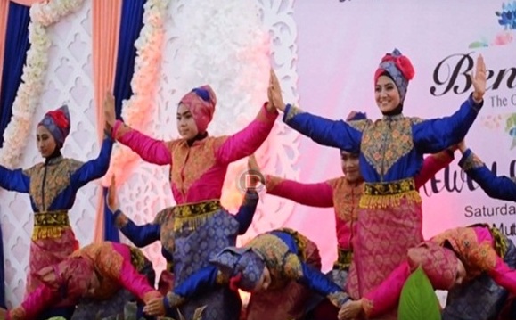 Tari Rateb Meuseukat