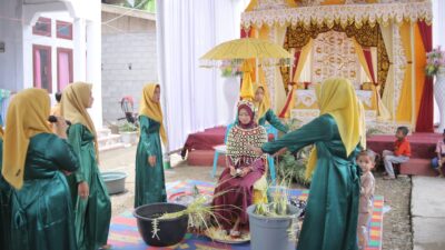 Tradisi Manoe Pucok: Nasihat Terakhir Sebelum Melangkah ke Hidup Baru