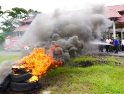 Mengenalkan Profesi Pemadam Kebakaran kepada Anak TK Kartika IV-3 Lhokseumawe