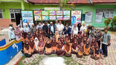 Hadiah untuk Guru Berprestasi, Bupati Tekankan Pembaruan Data Dapodik