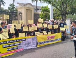 Aksi di DPRA, Mahasiswa dan Masyarakat Sipil Tuntut Status Bencana Nasional