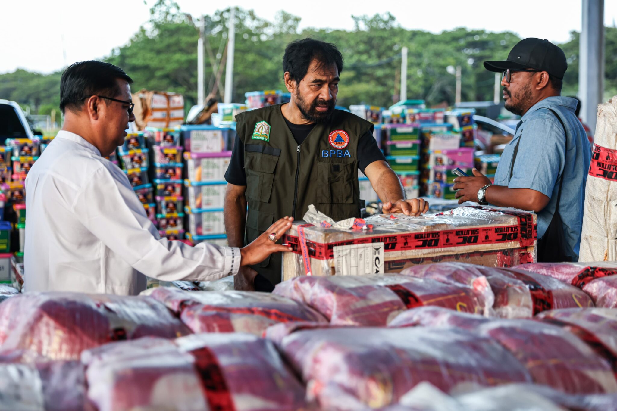Mualem tinjau bantuan