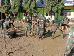 Gotong Royong TNI dan Guru Pulihkan MIN 12 Pidie Jaya