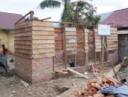 Pemulihan Pascabanjir, Satgas Manunggal Air dan BCA Dirikan MCK