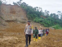 Banjir Hancurkan Lhok Pungki, Kapolres–Bupati–Dandim Turun ke Lokasi