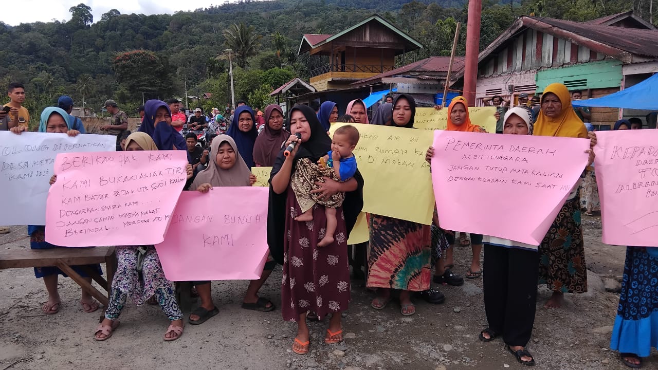 Warga Ketambe Blokir Jalan Provinsi, Nilai Penanganan Sungai Alas Terlalu Lamban