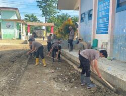 Polres Nagan Raya Bersihkan Sekolah dan Pesantren Pascabanjir