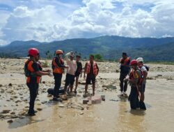 Niat Mendulang Emas, Seorang Lansia Hanyut Terseret Arus