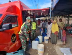 Satgas Kodim 0102/Pidie Operasikan Mobil Air Bersih di Pidie Jaya