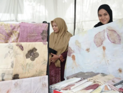 Produk Kain Ecoprint dari Meunasah Baro Diminati Turis Mancanegara