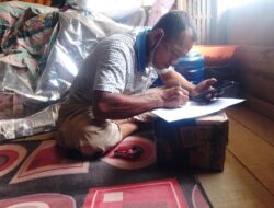 Dusun Bahagia Lakukan Pendataan Banjir dengan Peralatan Darurat