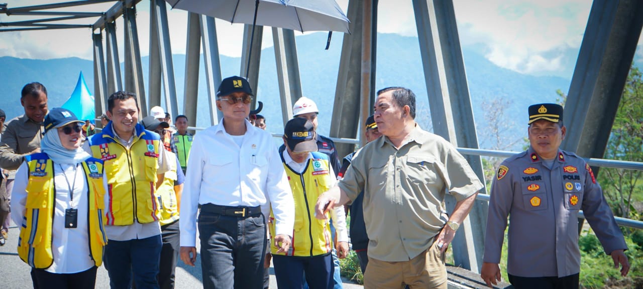 Dody Hanggodo Tinjau Jembatan Rusak, Ditarget Rampung 4 Bulan