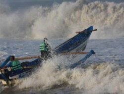 Gelombang Tinggi Landa Perairan Barat Selatan Aceh