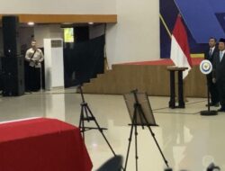 Menteri KKP Pingsan saat Penyerahan Jenazah Korban Pesawat ATR