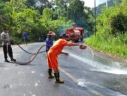 Jalan Tapaktuan–Medan Sempat Licin Akibat CPO, Lalu Lintas Kembali Normal