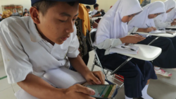 Pelajar pake HP