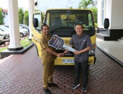 PT Perta Arun Gas Serahkan Truk Sampah Bantu Pemkot Lhokseumawe