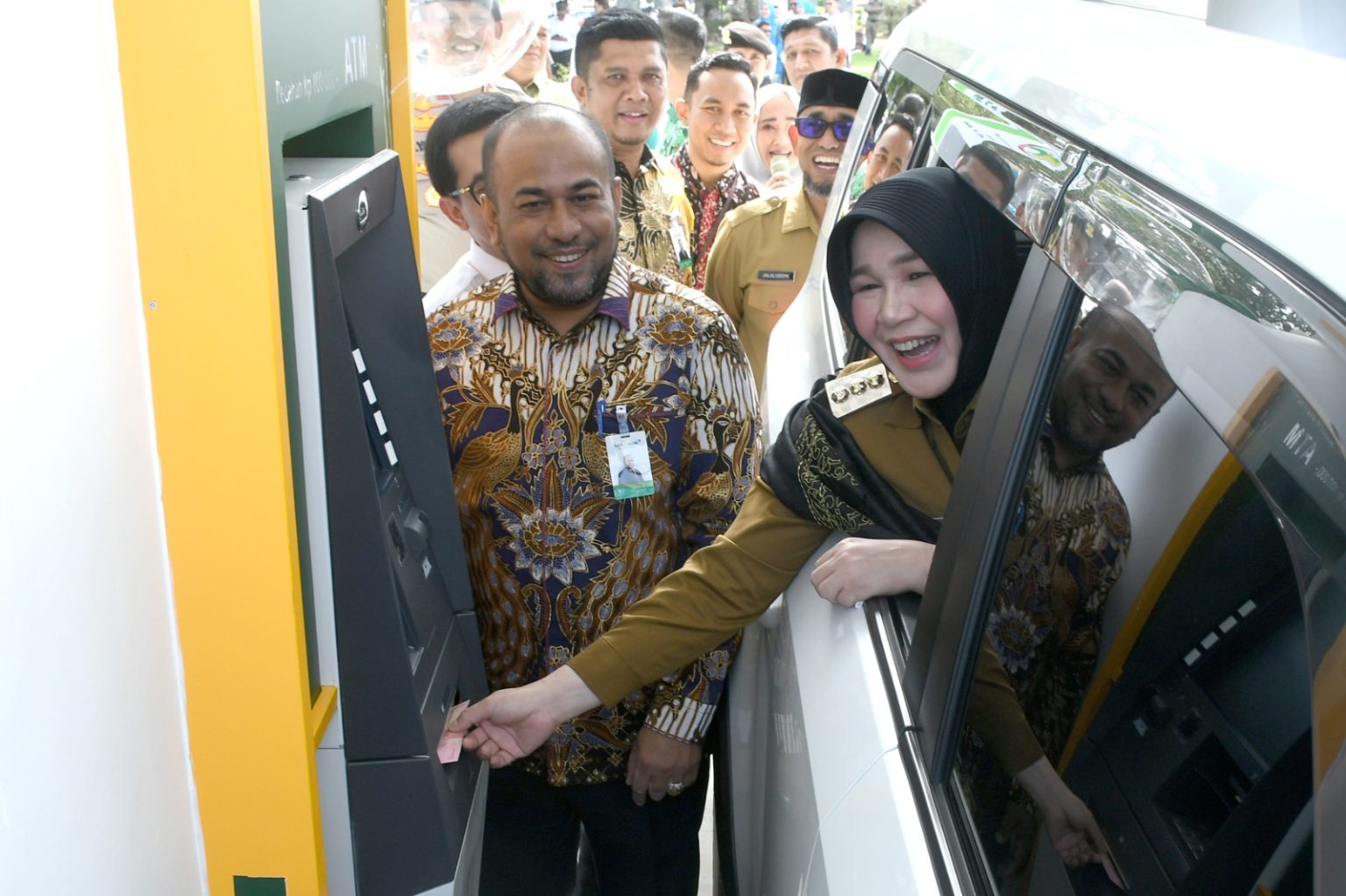 Illiza Apresiasi Layanan Cepat Bank Aceh Syariah