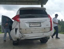 Pajero Tabrak Pembatas Jalan di KM 33+500 Tol Sibanceh