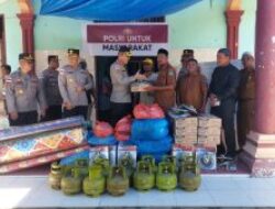 Polres Aceh Selatan Beri Bantuan untuk Korban Kebakaran Kotafajar