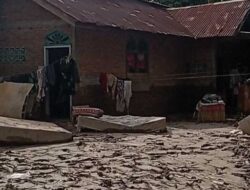Pemkab Pidie Jaya Salurkan Bantuan Rehab Rumah untuk Korban Banjir