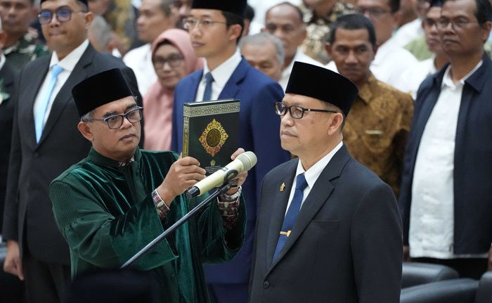 Prof Dr Mirza Tabrani Resmi Menjabat Rektor Baru USK