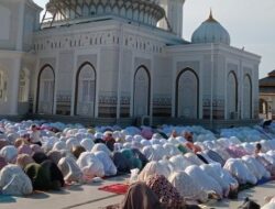 Jamaah Tarekat Syattariyah Rayakan Idul Fitri Hari Ini