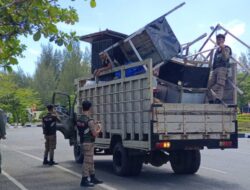 Satpol PP Banda Aceh Sita Perlengkapan PKL di Sekitar MRB