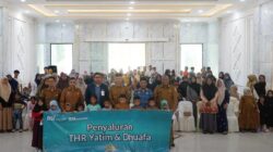 Wabup Zaman Akli Bagikan THR untuk 400 Anak Yatim dan Duafa