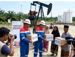 Jelang Lebaran, Warga Terima Sembako Dari PT Pertamina Field Rantau