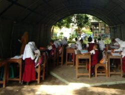 Ratusan Siswa di Beutong Ateuh Masih Belajar di Tenda