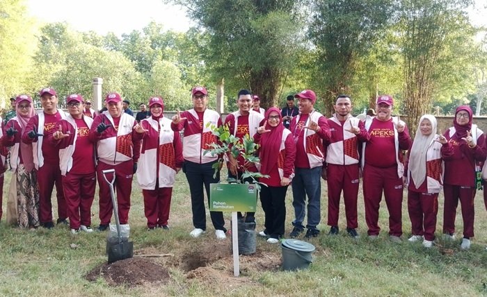 Tanam Pohon di Tibang, Wali Kota Banda Aceh Tekankan Kolaborasi Hijau dan Masa Depan Berkelanjutan
