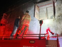 Dua Toko di Lambheu Musnah Terbakar