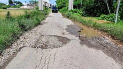 Warga Keluhkan Jalan Berlubang di Keude Paya–Meunasah